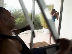 Babe sucks in the gym