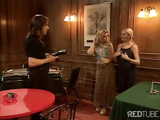 Photographer fucking his models