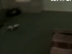 Две выпившие студентки трахаются с парнями