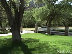 Busty blondes in bathtub