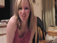 Blonde babe masturbating