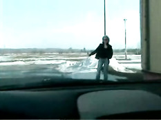 Blonde likes to fuck in the car