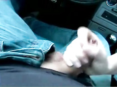 Blonde likes to fuck in the car