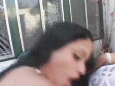 Восточная киска получает в письку член