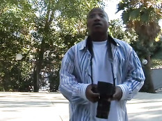 Трах негра с сисястой тёлкой