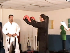 За кулисами происходят странные вещи