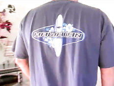 За сценой в гримёрке происходят страстные вещи