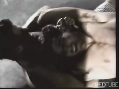 Два сексуальных мужчины борются