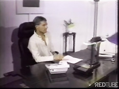 Парень показывает свою квалификацию