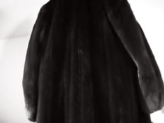 От возбуждения она готова высосать всю его сперму