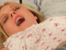 Страстная Эмма хочет сперму