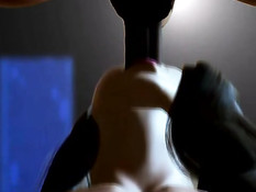 Подрочила член руками и сделала минет