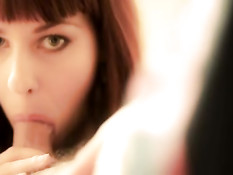 Рыженькая делает отличный минет