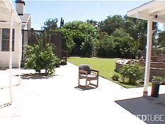 Рыжеволосая азиатка предпочитает чёрный член