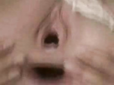 Бесплатная эротика от симпатичной блондинки