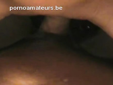 Брюнетка делает минет своему мужу