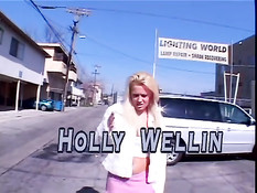 Сексуальная блондинка отодрана негром в офисе