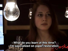 Молодая немецкая студентка раздевается за деньги