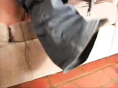 Две горячие блондинки соблазняяют качка