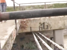 Лесбиянка связывает подругу, затыкает ей рот и трахает