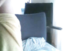 Горячая шотландская девушка играет с бананом