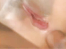 На обед парень поимел молодую брюнетку