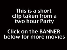 Девчонки весело сосут члены на вечеринке в клубе