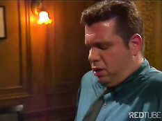 Она очень хочет попробовать его сперму