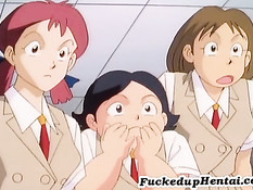 Девушка показывает свою возбуждённую киску