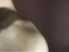 Два возбуждённых белых парня