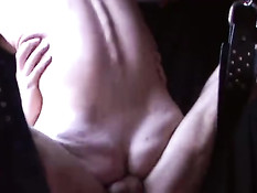 Три парня ебутся на качелях