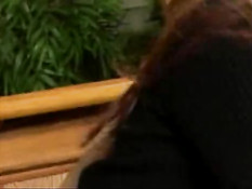 Рыжую девку выебали в оба её отверстия