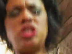 Секс на лавочке с очень похотливой девочкой