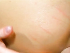 Джеки любит когда член входит в её задницу