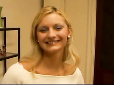 Милая блондинка раздевается и дрочит член парня