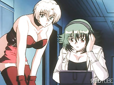 В лапах злобных монстров прекрасная девушка