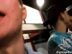 Новенькие девчонки раздеваются в общежитии