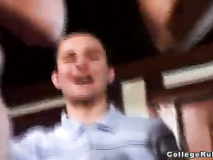 Новенькие девчонки раздеваются в общежитии