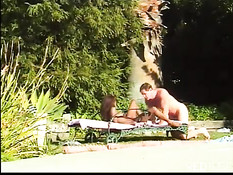 В дневной программе у него секс в саду с чёрной девкой