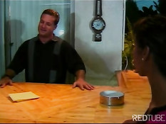 Сисястая азиатка хорошая сосальщица члена