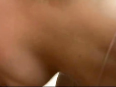 Молодая шлюха сосёт парню член на кастинге