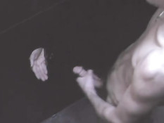 Парень дрочит в туалете магазина интимных товаров