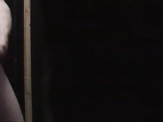 Парень дрочит в туалете магазина интимных товаров