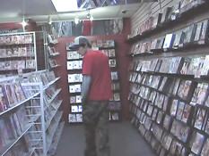 Парень дрочит в туалете магазина интимных товаров