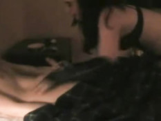 Молодая горячая девушка в красивом порно клипе