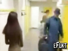 Голая слепая негритянка в мужской раздевалке