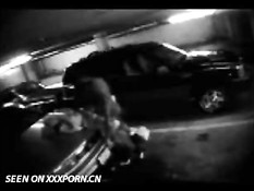 Пару поймали за занятием сексом на парковке