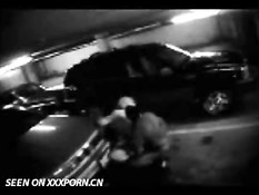 Пару поймали за занятием сексом на парковке