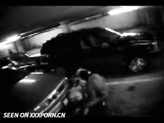 Пару поймали за занятием сексом на парковке