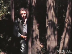 Короткое путешествие в лес для хорошего траха